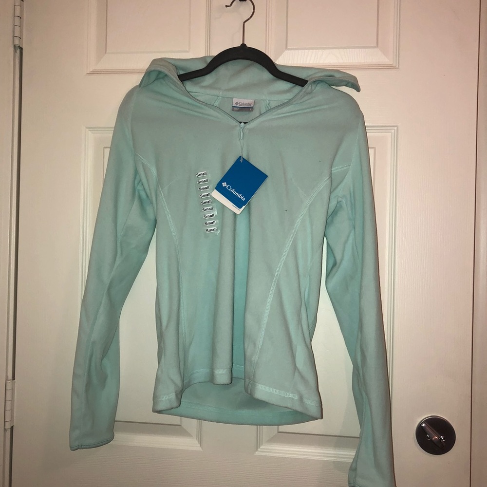 ⭐️BRAND NEW⭐️ Columbia pullover
